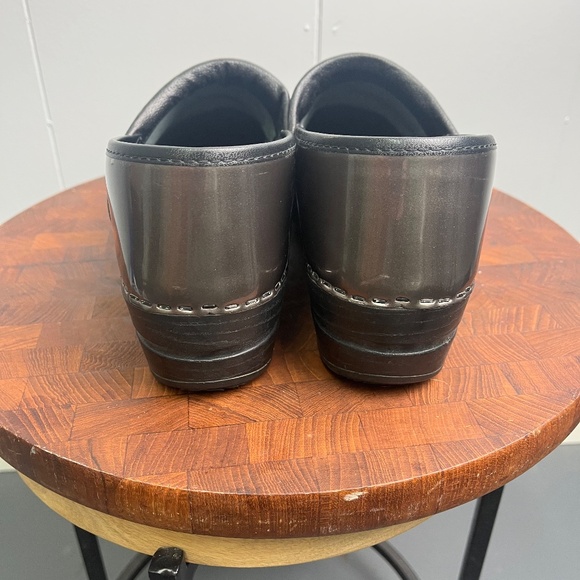 Sanita Metallic Silver Professional Slip Resistant Clogs Size 42 - Picture 5 of 9